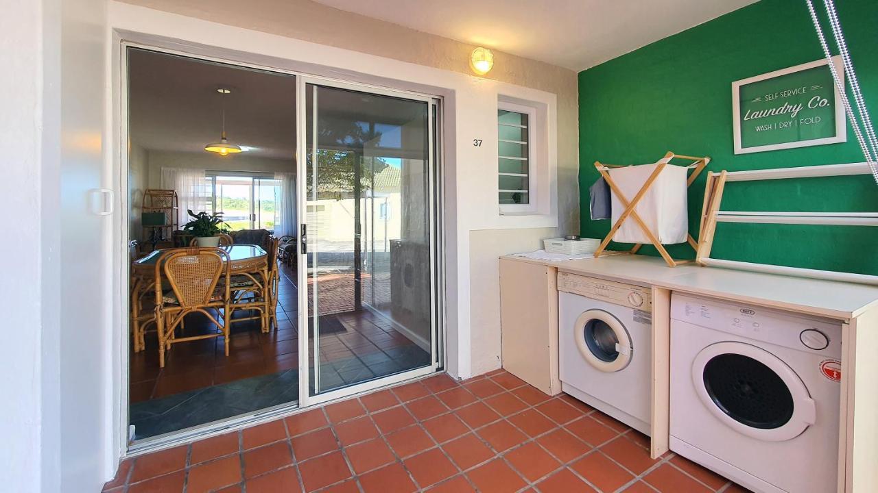 Escape To Paradise: Beachside Apartment Jeffreys Bay Eksteriør bilde